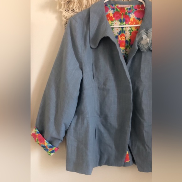 Frances Valentine Elle Broach Blazer Jacket in Light Blue Floral Artsy - Picture 3 of 6